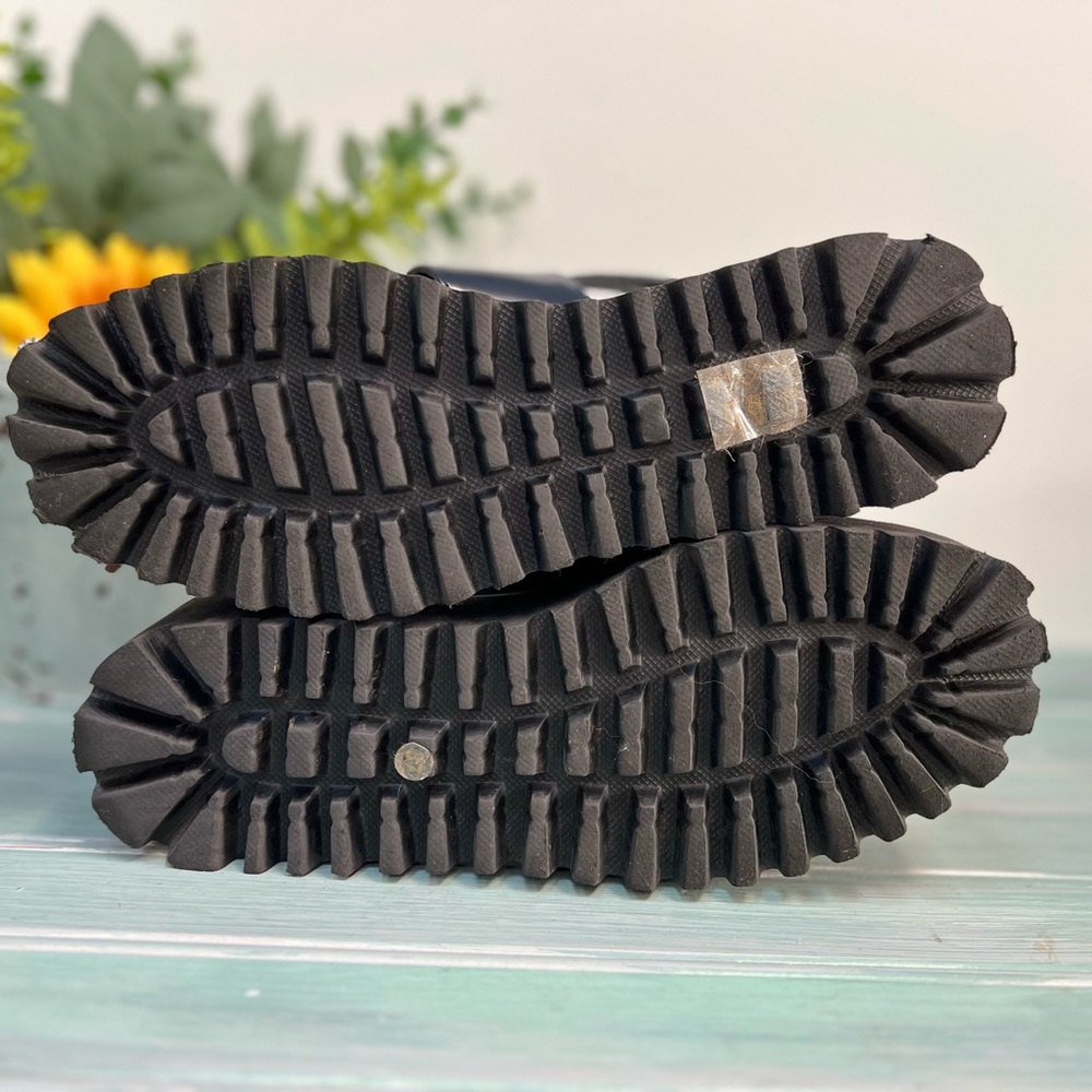 Stylish Navy Platform Sandals - image 8